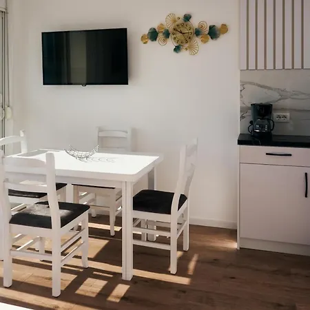 Central Beach Apartment Sarande Exterior photo
