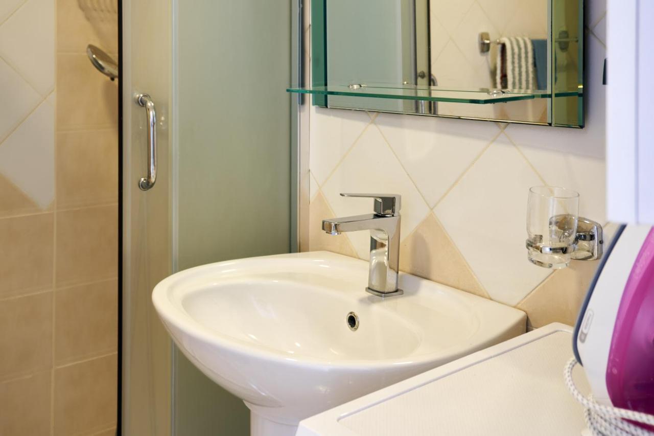 Central Beach Apartment Lägenhet Sarandë