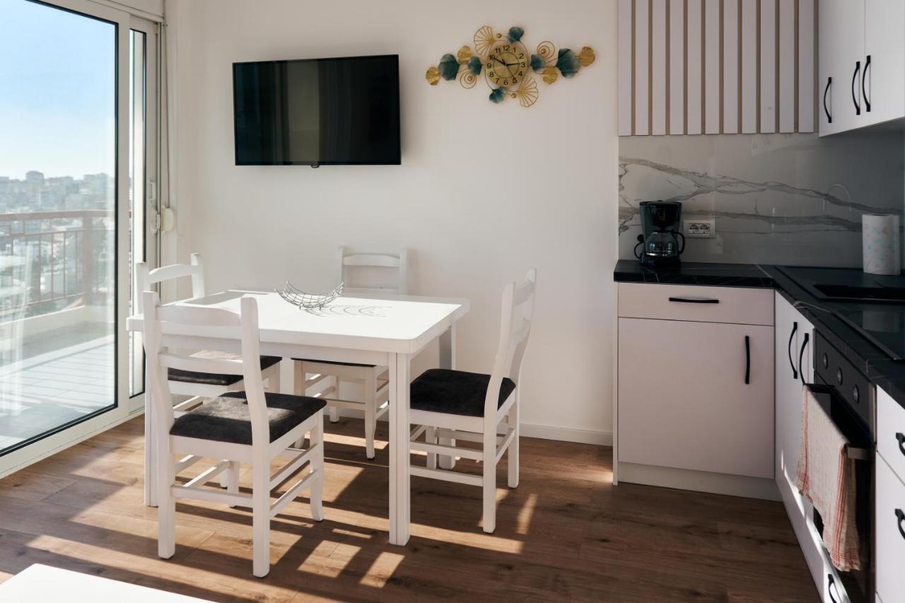 Lägenhet Central Beach Apartment Sarandë